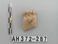 藏品(淺褐色夾砂陶把)的圖片